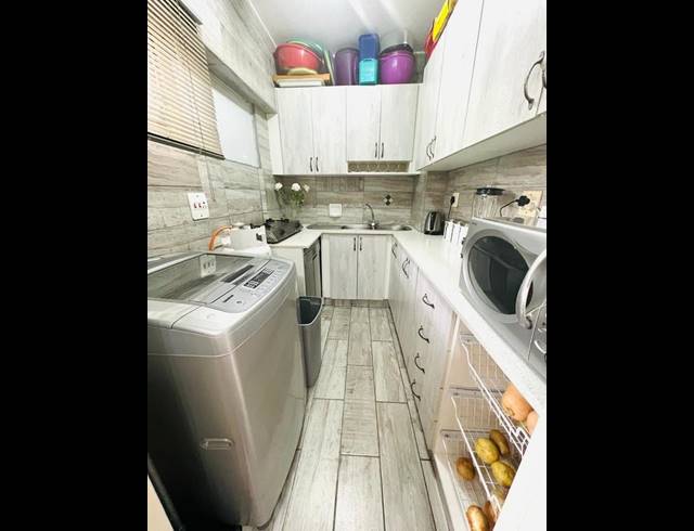 3 BEDROOM APARTMENT FOR SALE IN FIELDS HILL